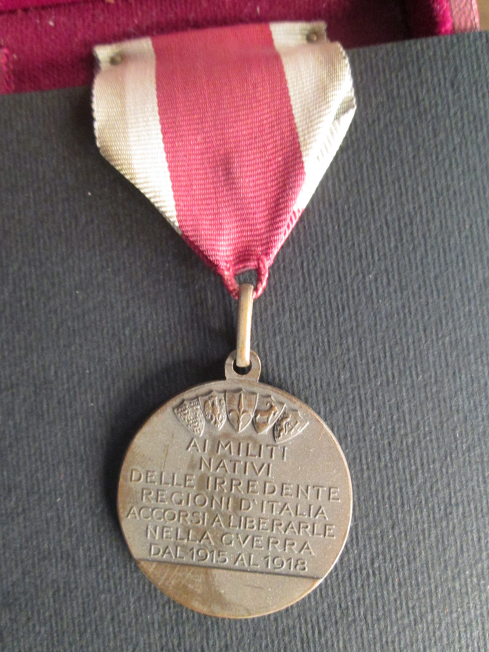 medaglia, elemento d'insieme di Camaur Antonio, Johnson Stefano - Fabbrica di medaglie (XX)