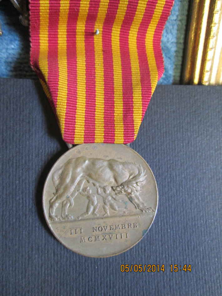 medaglia al valore militare, elemento d'insieme di Apolloni Adolfo (XX)