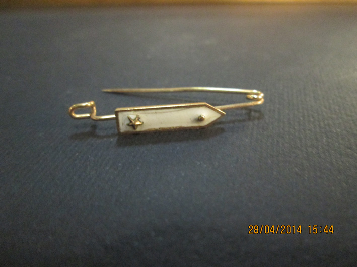 spilla, elemento d'insieme - ambito italiano (XX)