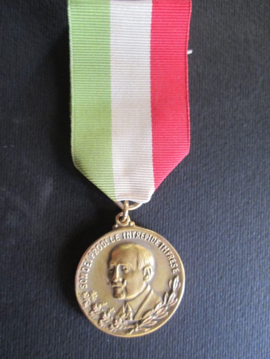 medaglia, opera isolata di De Carolis Adolfo (XX)