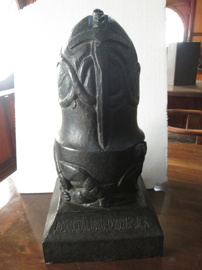 Bomba con decorazioni (scultura, opera isolata) - ambito italiano (XX)