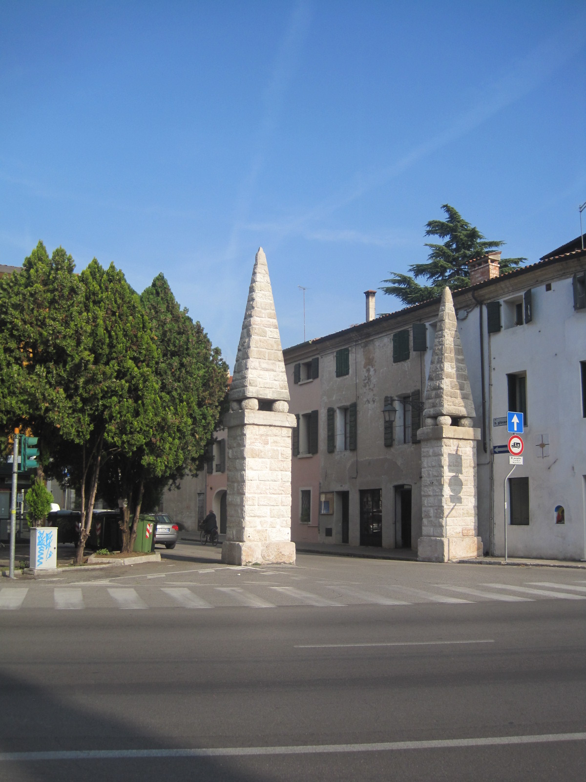 Pilastroni (portale, pubblico) - Bassano del Grappa (VI) 