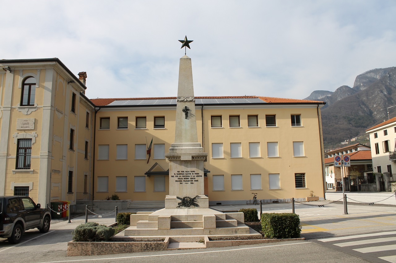tropaion (monumento ai caduti - ad obelisco) di Ditta Scalfo (sec. XX)