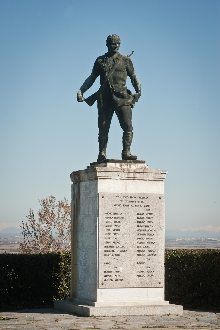 Figura di soldato (monumento ai caduti) - ambito piemontese (metà sec. XX)