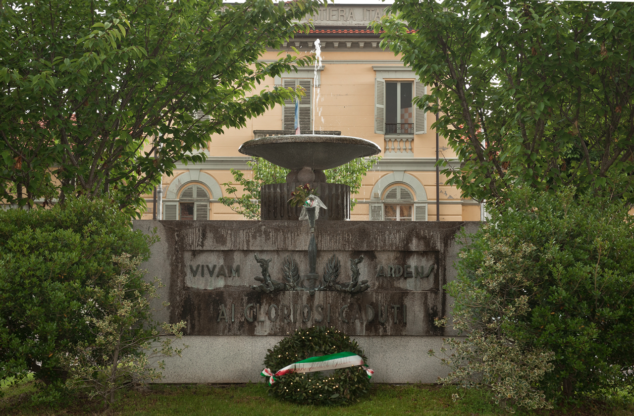 soggetto assente (monumento ai caduti - a fontana) - ambito piemontese (primo quarto sec. XX)