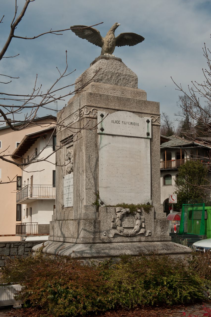 allegoria della Vittoria come aquila (monumento ai caduti - a cippo) - ambito piemontese (prima metà sec. XX)