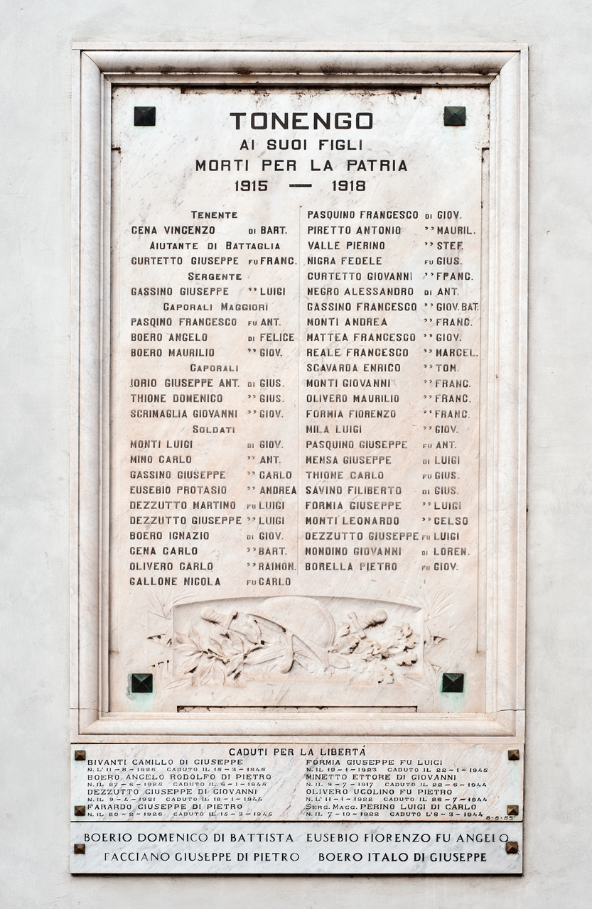 soggetto assente (lapide commemorativa ai caduti) di Silvestri S (primo quarto sec. XX)