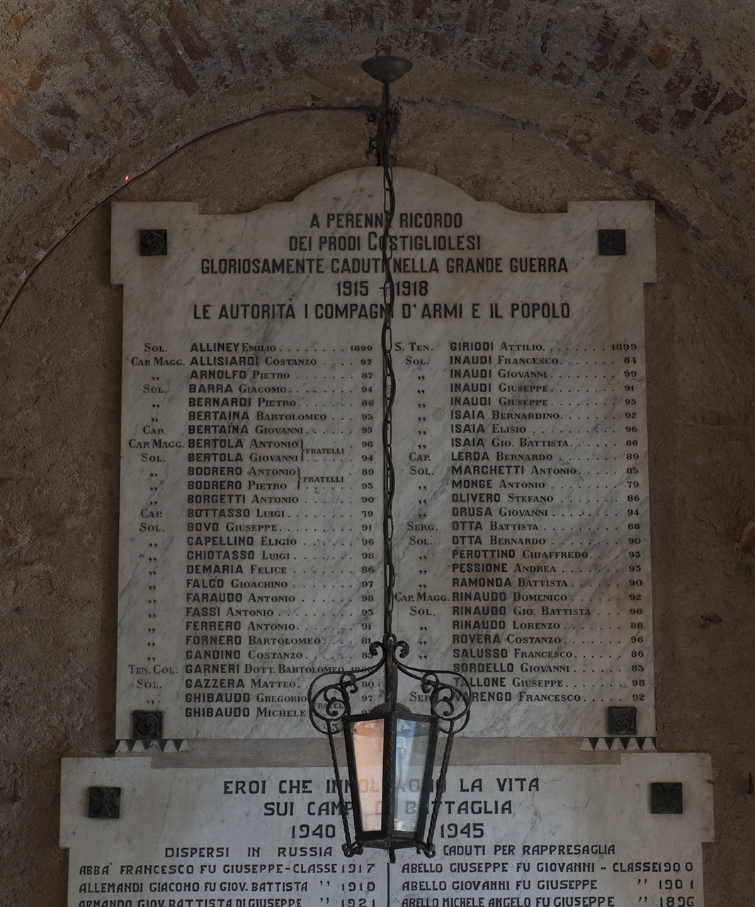 soggetto assente (lapide commemorativa ai caduti) - produzione piemontese (primo quarto sec. XX)