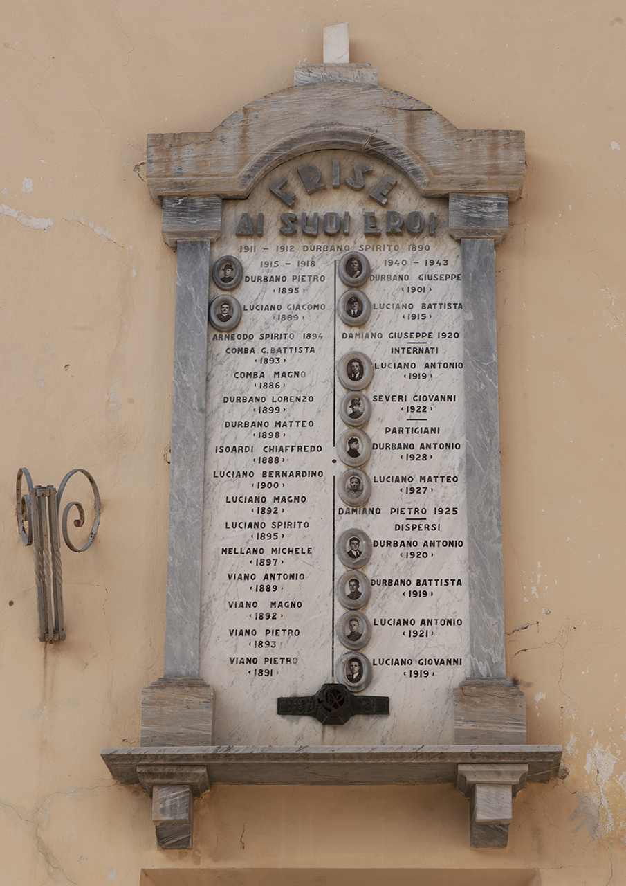 soggetto assente (lapide commemorativa ai caduti) - produzione piemontese (prima metà sec. XX)