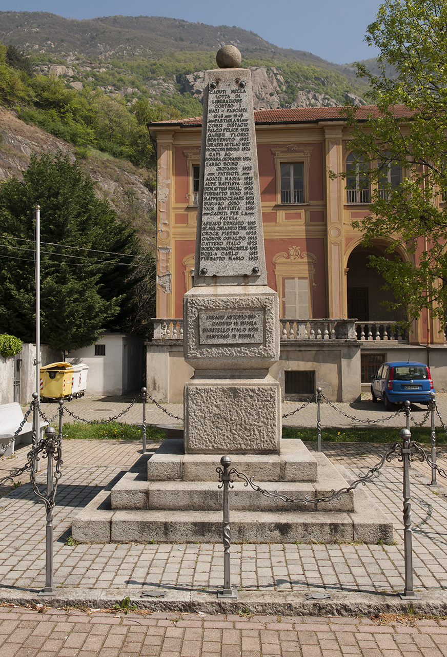 soggetto assente (monumento ai caduti - ad obelisco) di Ronchi fratelli Ditta (primo quarto, metà sec. XX, sec. XX)