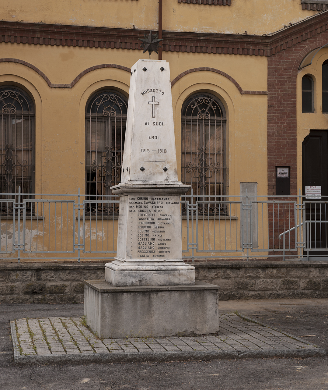 soggetto assente (monumento ai caduti - ad obelisco) - ambito piemontese (primo quarto, metà sec. XX, sec. XX)