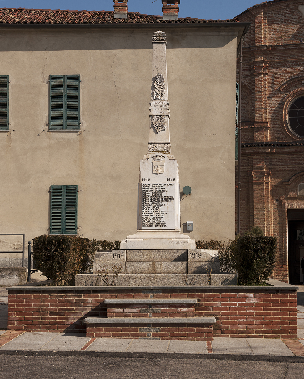 soggetto assente (monumento ai caduti - ad obelisco) di Marmisti Asti Cooperativa (primo quarto, metà sec. XX, sec. XX)