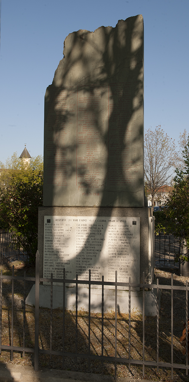 morte del soldato (monumento ai caduti - a stele) di Canonica Pietro (primo quarto, metà sec. XX, sec. XX)