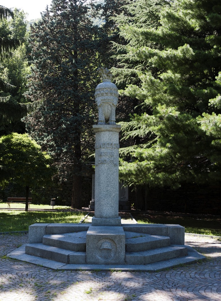braciere (monumento ai caduti - a colonna) di Gambero P, Giagnolio G (secondo quarto sec. XX)