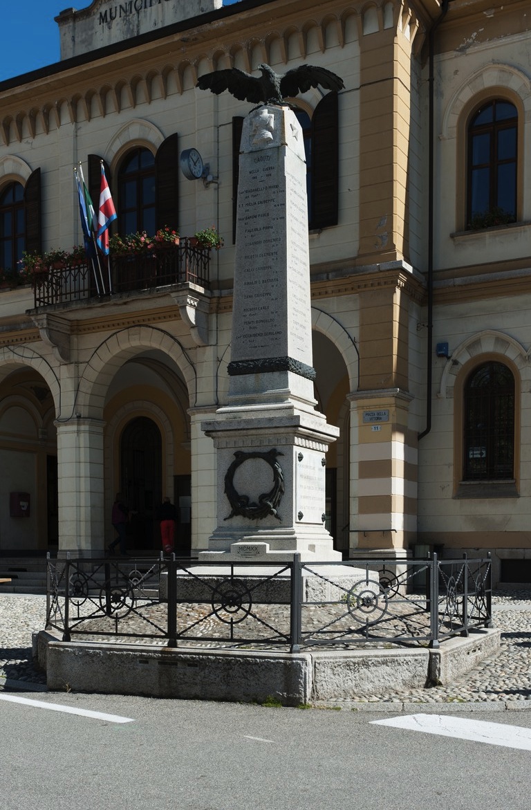 allegoria della Vittoria come aquila (monumento ai caduti - ad obelisco) - ambito piemontese (primo quarto, metà sec. XX, sec. XX)