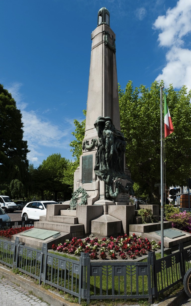 allegoria della Vittoria (monumento ai caduti - ad obelisco) di Cantoni Carlo (primo quarto, metà sec. XX, sec. XX)