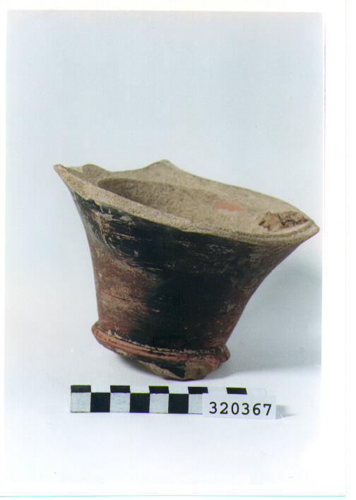 anfora/ fondo - produzione magnogreca (sec. V a.C)