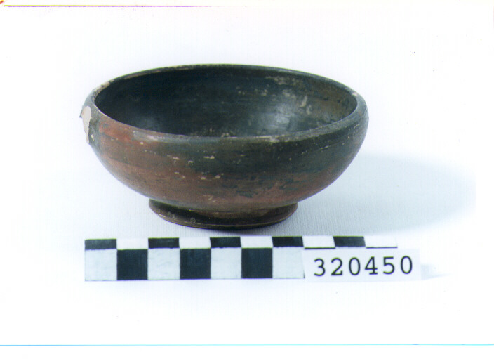 coppetta monoansata - produzione magnogreca (sec. IV a.C)