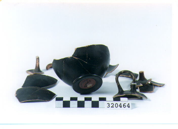 skyphos ovoidale - produzione magnogreca (sec. IV a.C)