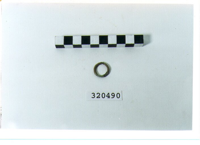 anello - produzione magnogreca (seconda metà secc. V/ IV a.C)