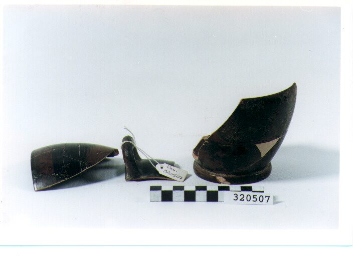 skyphos - produzione magnogreca (sec. V a.C)