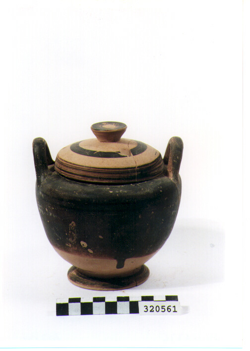 lebes gamikos - produzione magnogreca (metà sec. V a.C)