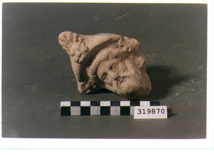 pinax votivo/ frammento - produzione metapontina (prima metà sec. IV a.C)