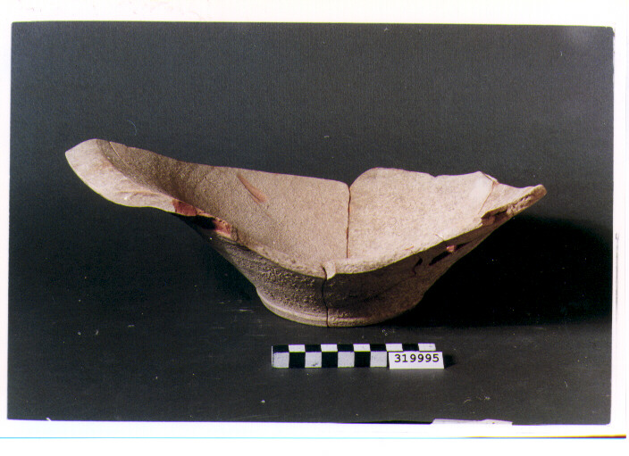 lekane - produzione magnogreca (sec. V a.C)