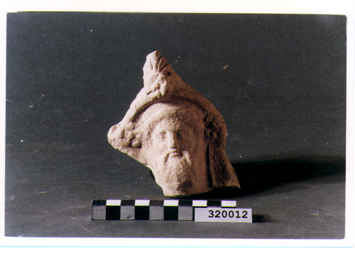 pinax votivo/ frammento - produzione magnogreca (prima metà sec. IV a.C)