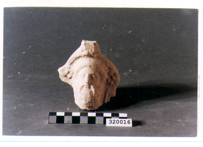 pinax votivo/ frammento - produzione magnogreca (prima metà sec. IV a.C)
