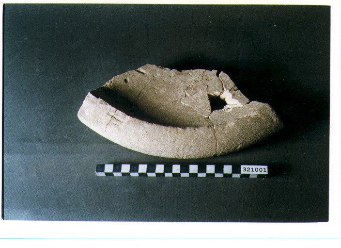 mortaio/ frammento - produzione corinzia (sec. VI a.C)