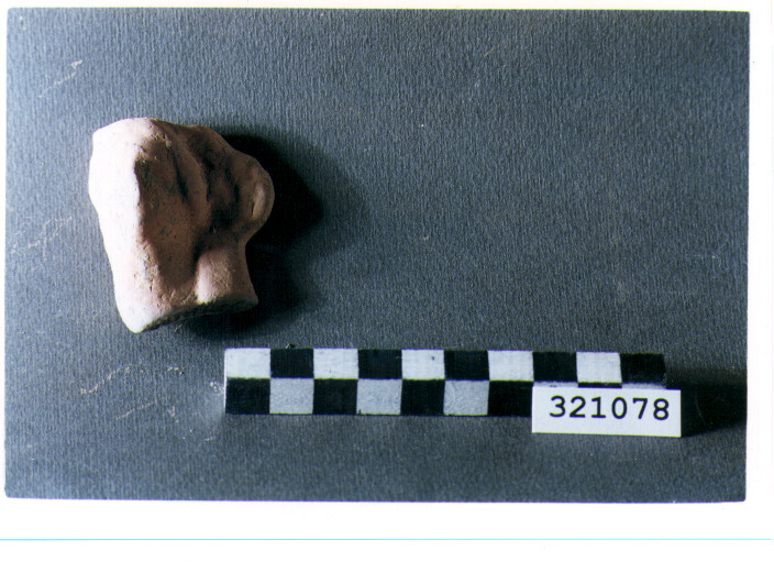 pinax votivo/ frammento - produzione magnogreca (sec. IV a.C)