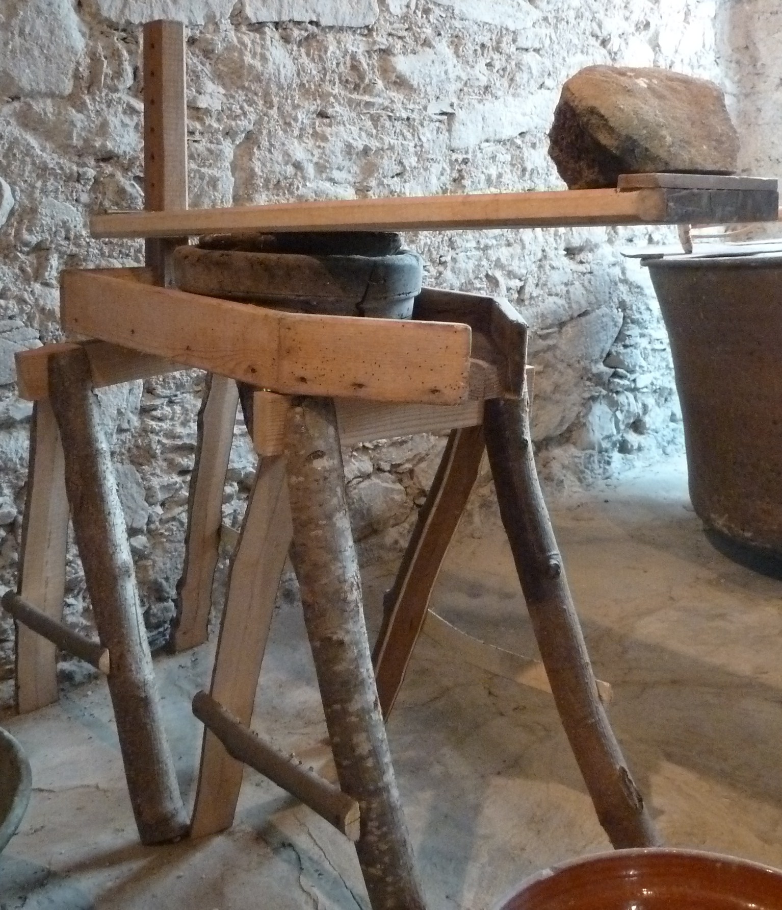 soggetto assente (pressa per formaggio, pressa) - ambito mendaticese (1950-1960 ca)