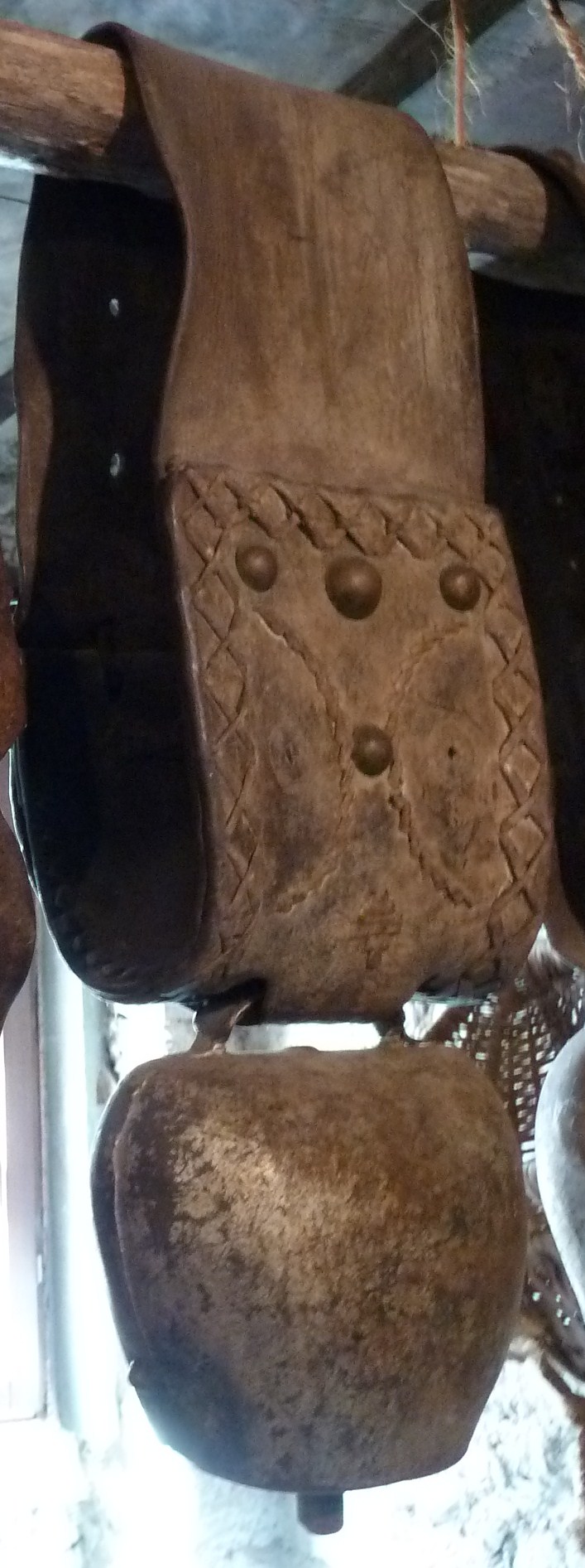 soggetto assente (campanaccio per bovini, campanacci) - ambito italia settentrionale (sec. XX secondo quarto)