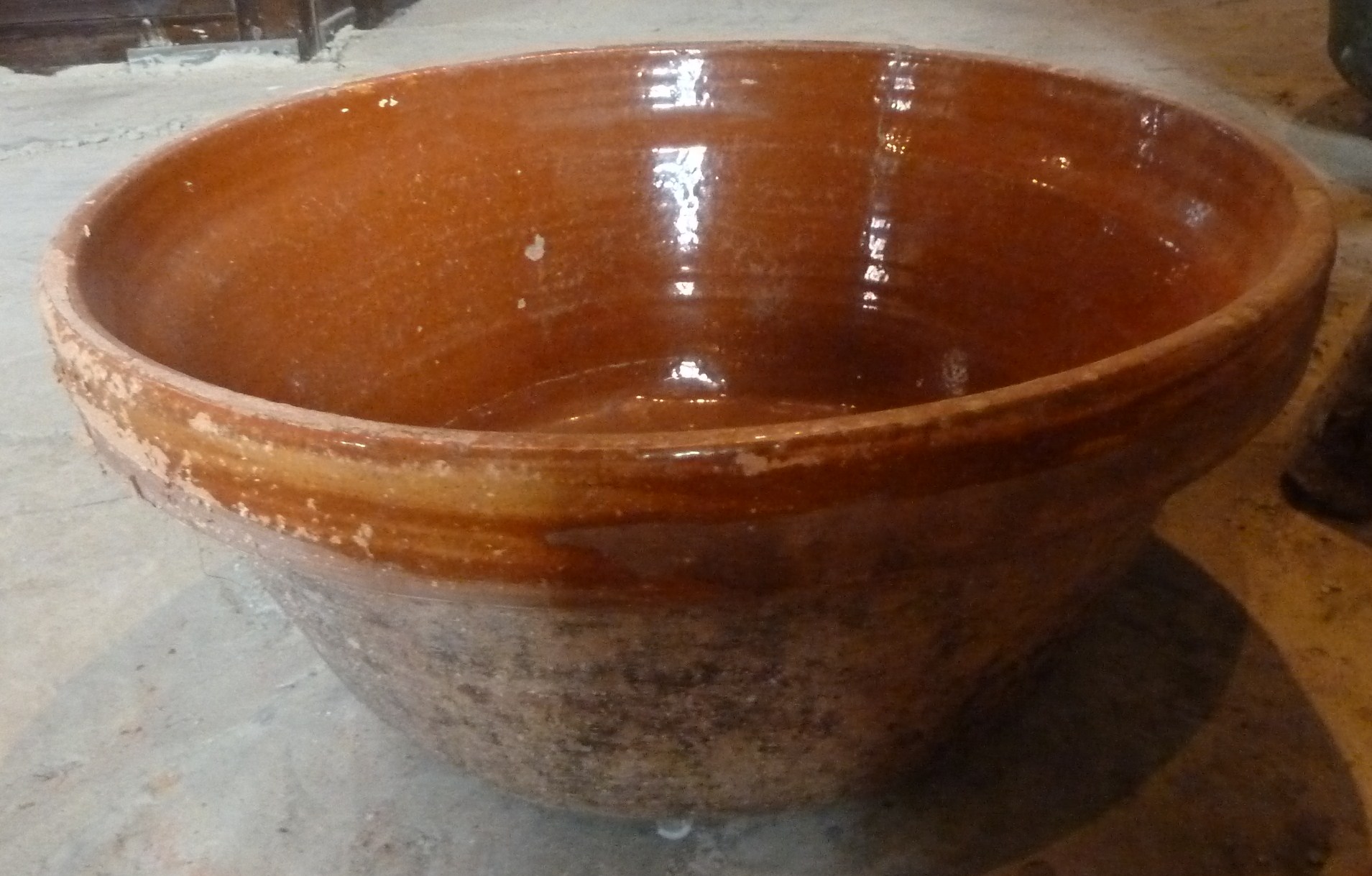 soggetto assente (bacinella di affioramento, recipiente per liquidi) - ambito mendaticese (Sec. XX secondo quarto)