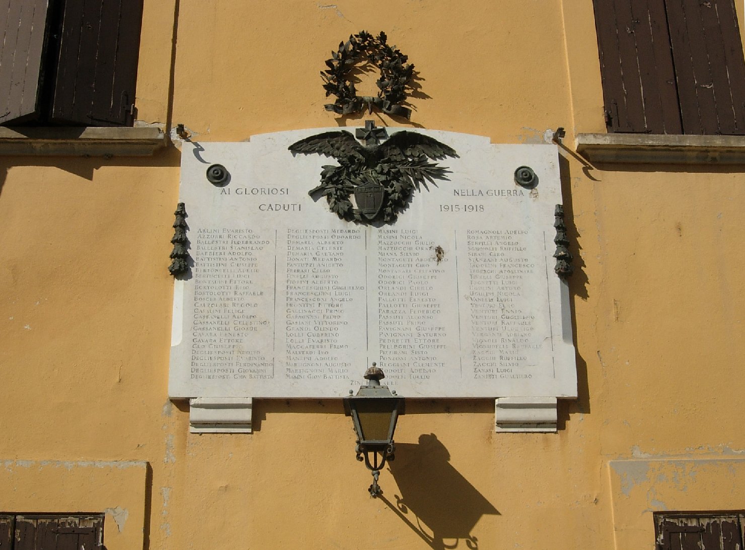 allegoria della vittoria come aquila (lapide commemorativa ai caduti) - ambito bolognese (sec. XX)