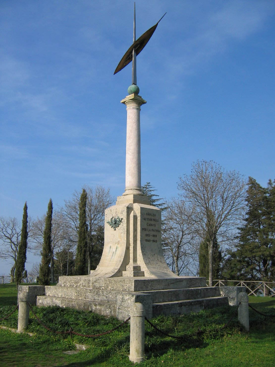 monumento ai caduti - a colonna di Borradori Dino, Pomodoro Arnaldo (sec. XX, sec. XX)