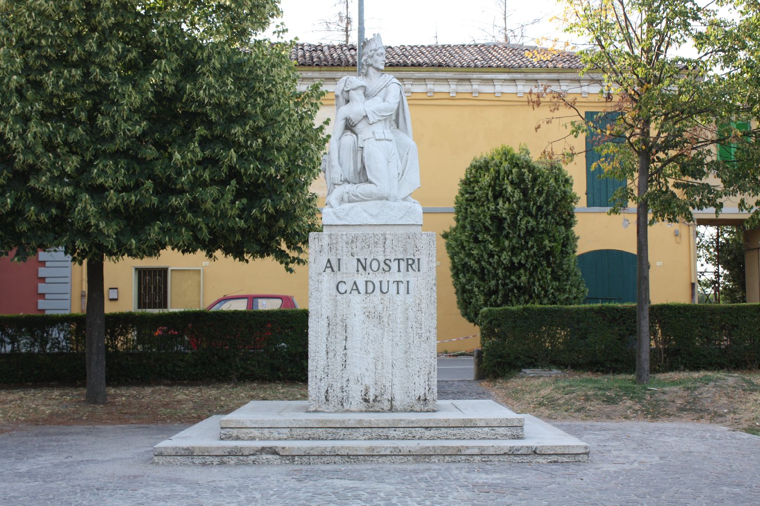 allegoria della morte del soldato (monumento ai caduti - a cippo) - ambito ferrarese (sec. XX)