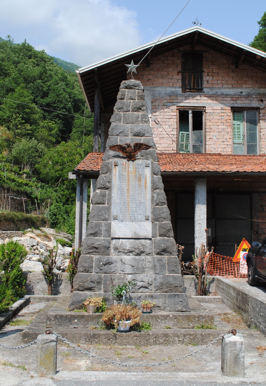 allegoria della Vittoria come aquila (monumento ai caduti - a piramide) - ambito italiano (prima metà XX)