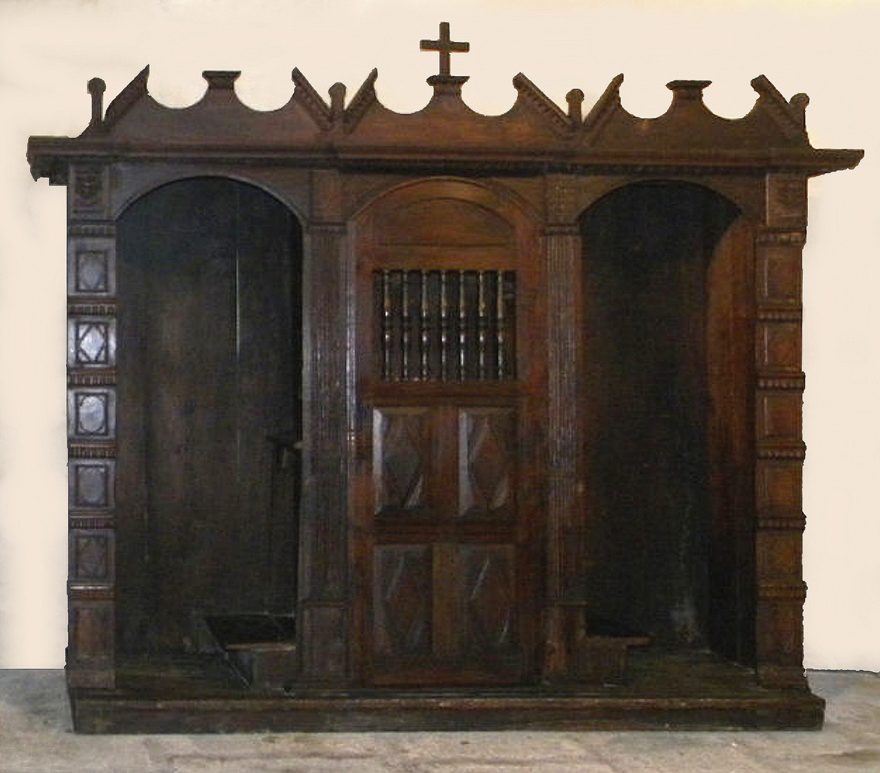 motivi decorativi geometrici (confessionale, opera isolata) - ambito piemontese (fine/ inizio secc. XVI/ XVII)