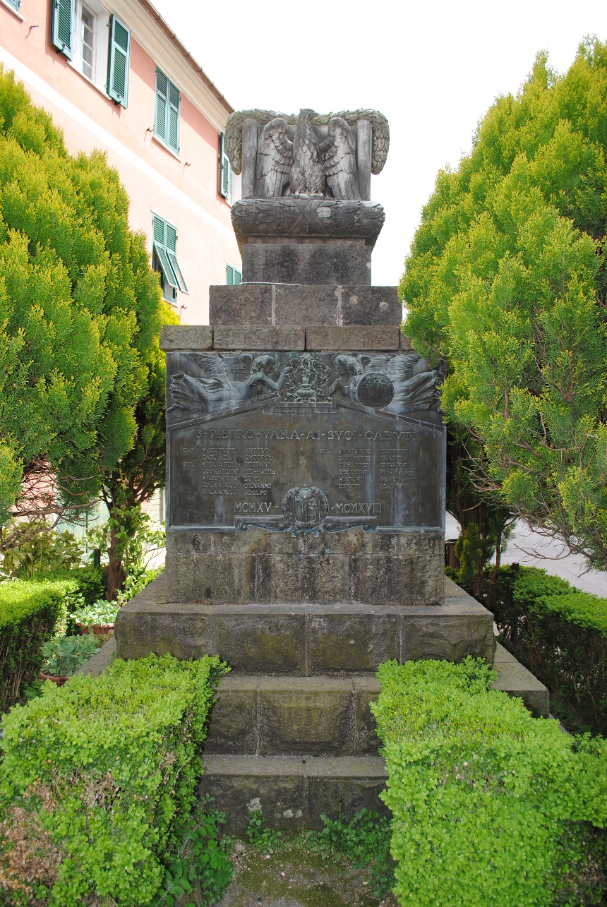 allegoria della Vittoria come aquila (monumento ai caduti) di Bartolucci G - ambito italiano (secondo quarto, terzo quarto XX, XX)