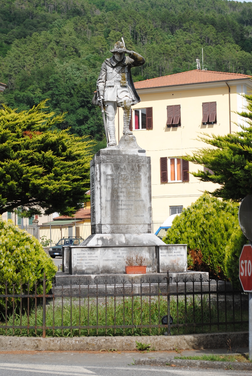 figura di soldato: alpino (monumento ai caduti - a cippo) - ambito italiano (secondo quarto XX)