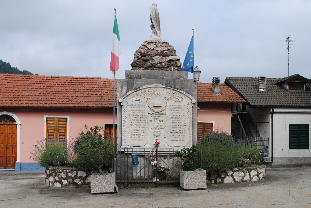 allegoria della Vittoria come aquila (monumento ai caduti - a cippo) di Faraldi (attribuito) (XX)