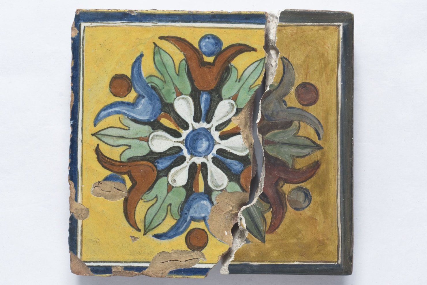 motivo decorativo floreale (mattonella, opera isolata) - produzione di Deruta (secc. XVIII/ XIX)