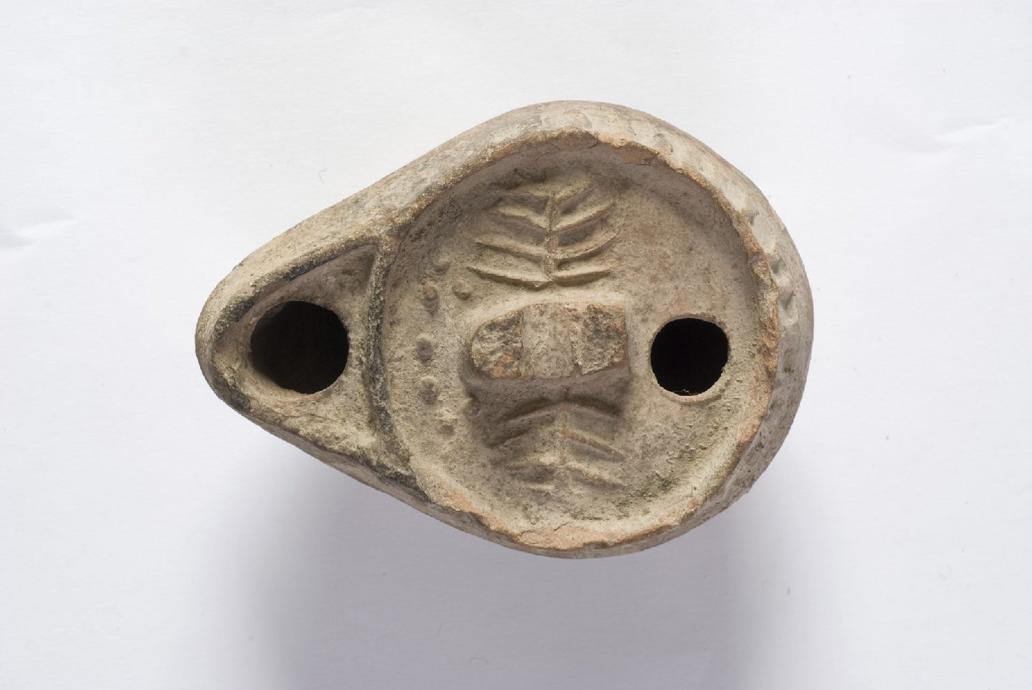 lucerna, serie - ambito Italia centrale (secc. VI/ VIII)