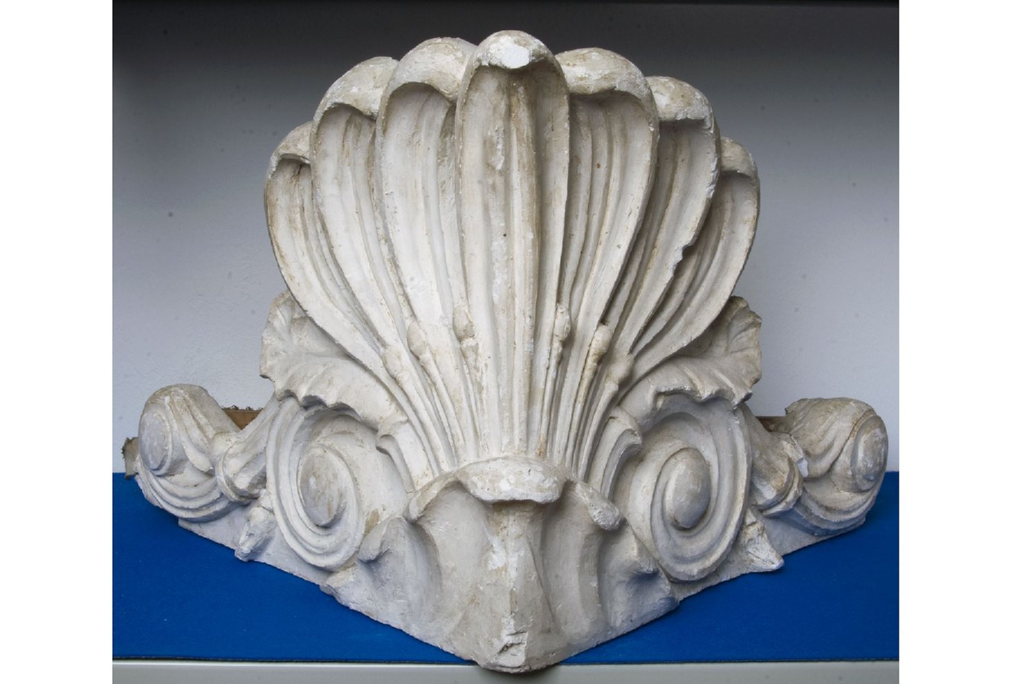 decorazione plastico-architettonica, frammento - ambito umbro (sec. XVIII)