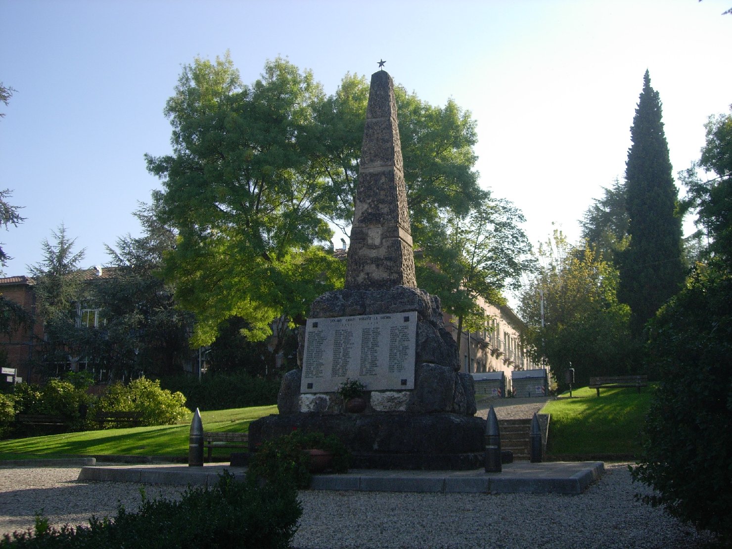 monumento ai caduti - ad obelisco di Cooperativa Marmisti di Verona (prima metà sec. XX)