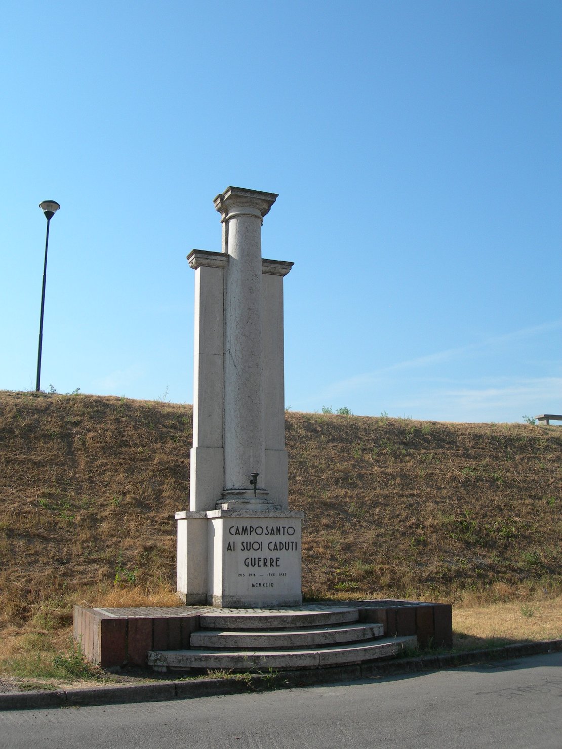 monumento ai caduti - a colonna - ambito modenese (sec. XX, sec. XX)