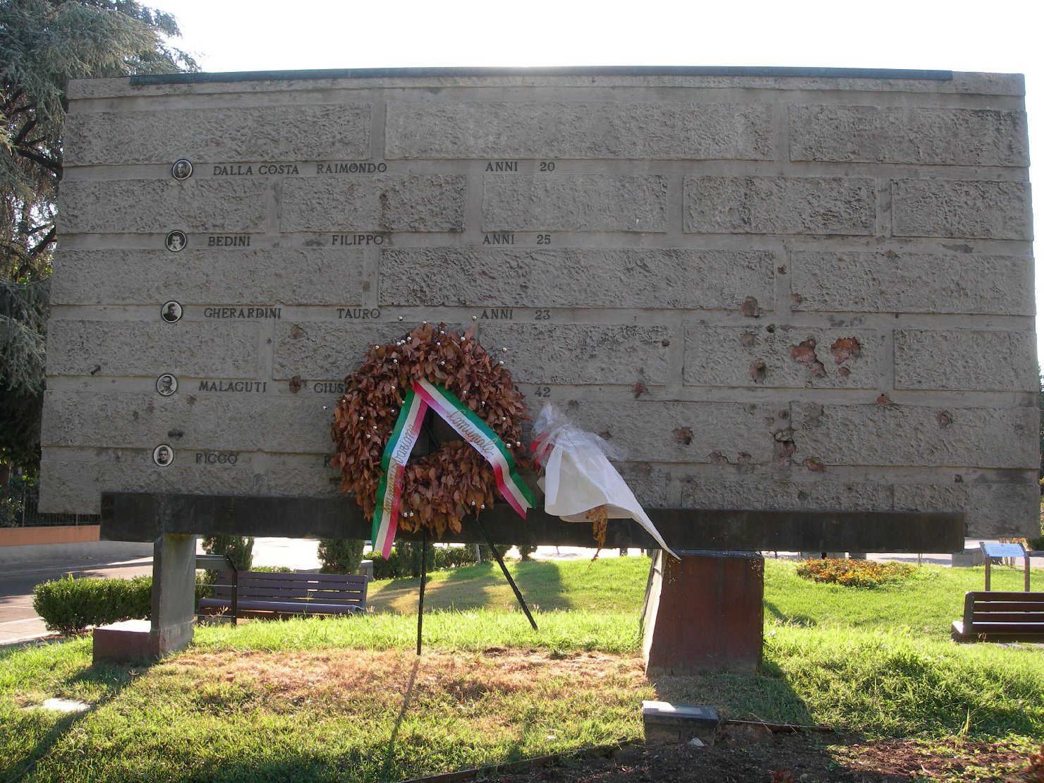 lapide commemorativa ai caduti - ambito modenese (sec. XX)