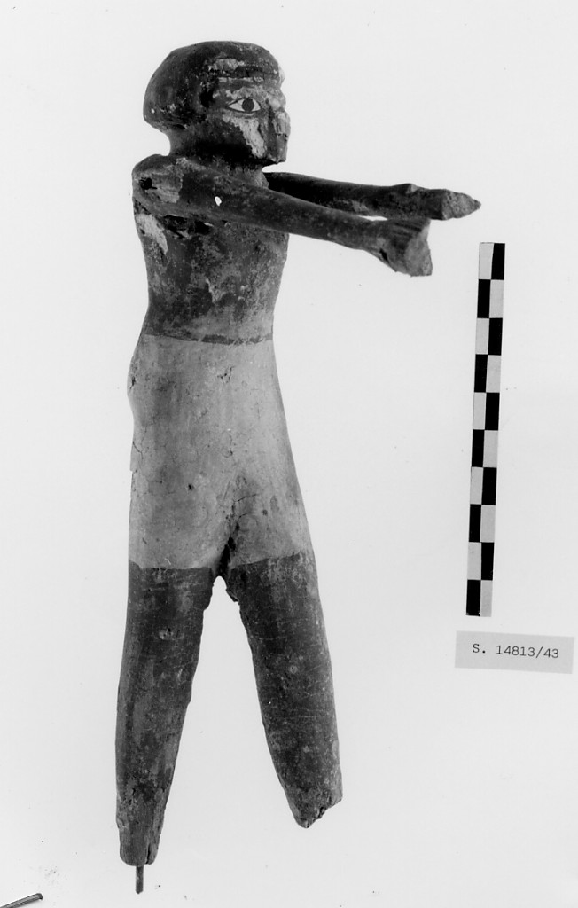 Statuetta maschile stante di membro di equipaggio (Medio Regno)